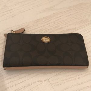Coach Leather Wallet - Brown